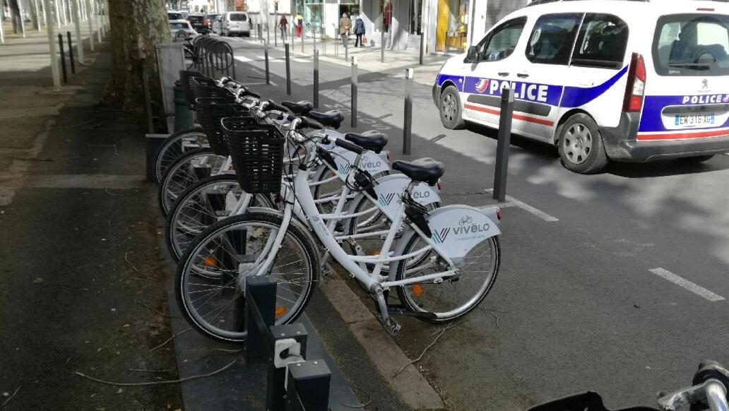 Suite Hauteurs De Vichy Creuzier-le-Vieux エクステリア 写真